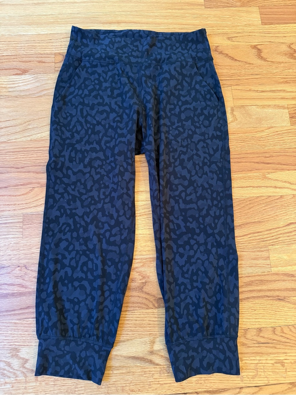 Lululemon Align Cropped Jogger size 8